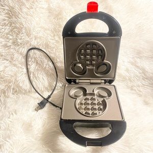 Disney Mickey Mouse Waffle Maker Non Stick Makes Mickey Belgian Waffles